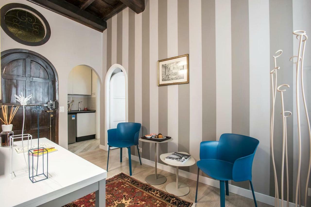 Apartment La Finestra Su Fontana Di Trevi - Charming View Rom