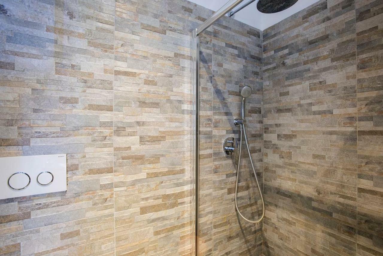 Apartment La Finestra Su Fontana Di Trevi - Charming View Rom