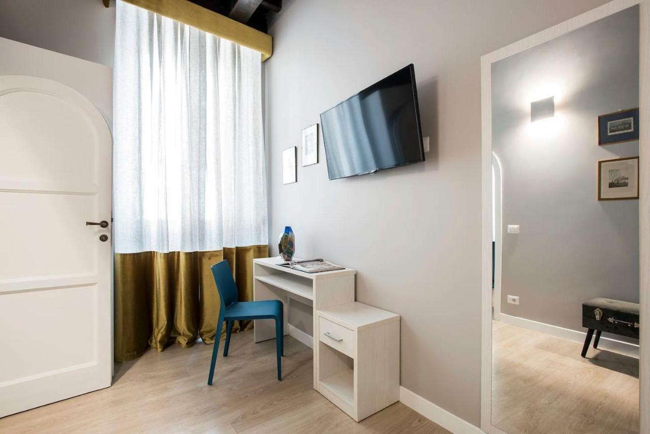 Apartment La Finestra Su Fontana Di Trevi - Charming View Rom